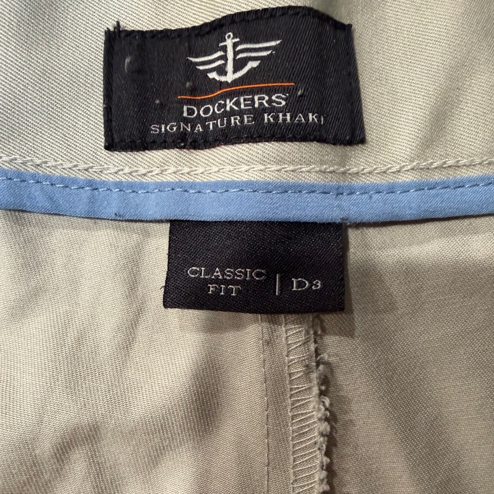 Dockers Signature Khaki Men's 44x32 Classic Fit Pleated Cotton Pants Tan - Picture 2 of 6